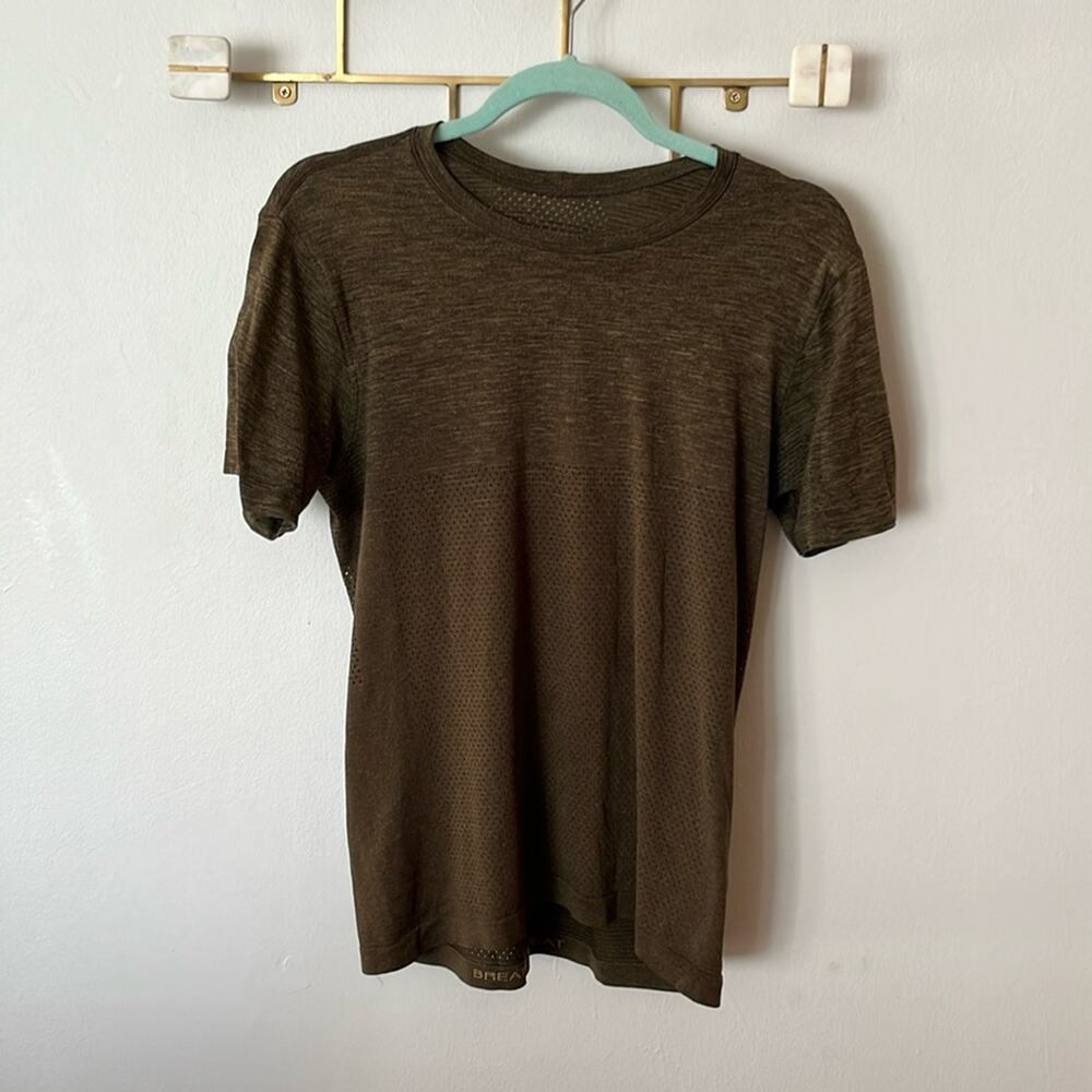 Lululemon Men's shirt.  Size M